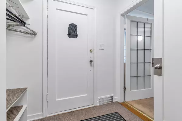 Burnaby, BC V5J 4J3,6969 Royal Oak AVE