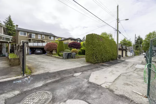 Vancouver, BC V5Z 2K6,915 W 33rd AVE