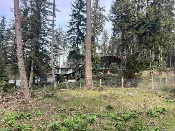 Bowen Island, BC V0N 1G0,1730 Whitesails DR
