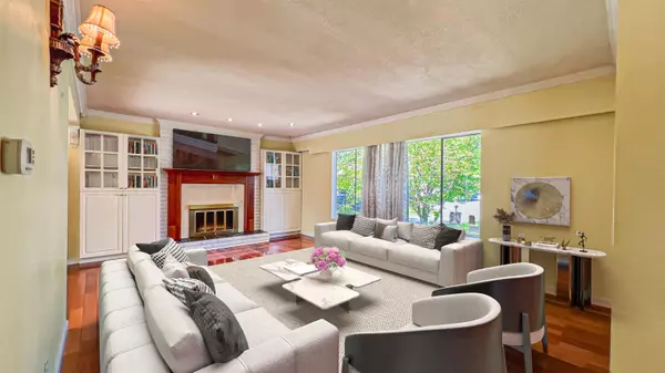 Richmond, BC V7A 2K6,8200 Rosebank CRES
