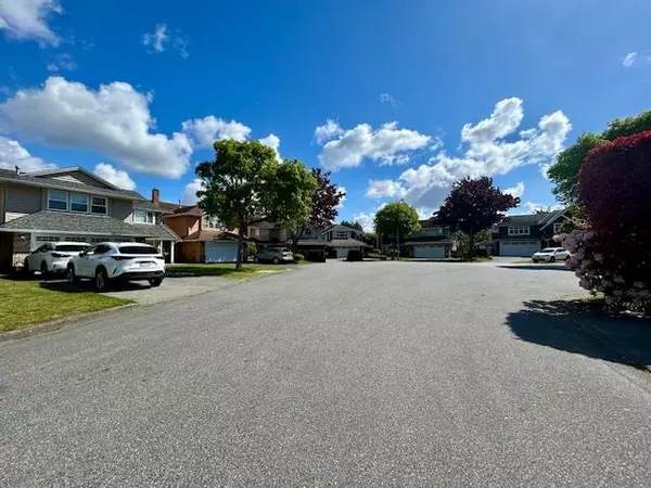 Richmond, BC V6Y 3N9,9271 Boyd CT