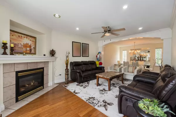 Surrey, BC V3S 8X5,16840 60a AVE