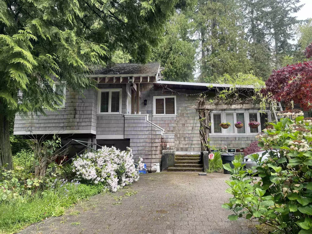 West Vancouver, BC V7V 3H6,3937 Westridge AVE