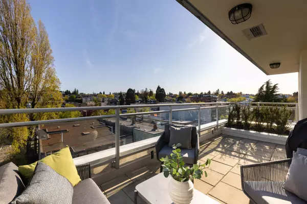1808 W 3rd AVE #705, Vancouver, BC V6J 0C4