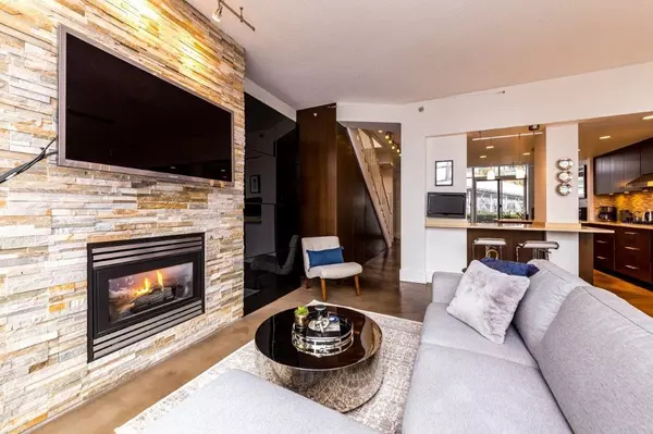 1199 Marinaside. CRES #THA, Vancouver, BC V6Z 2Y2