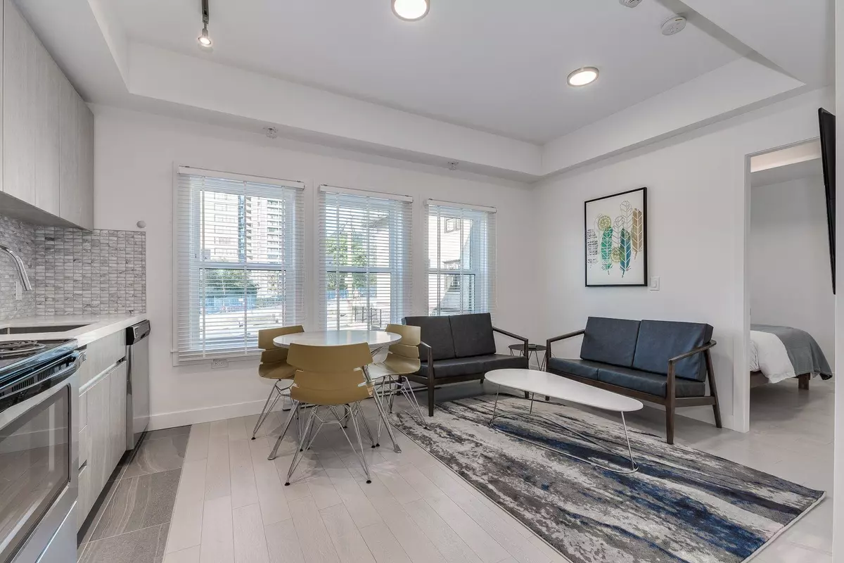 Vancouver, BC V6G 1G2,1431 Haro Street #102