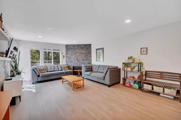 Ladner, BC V4K 1X3,5661 Ladner Trunk RD #22