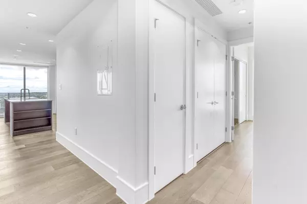 1500 Martin ST #1902 White Rock, BC V4B 0C2