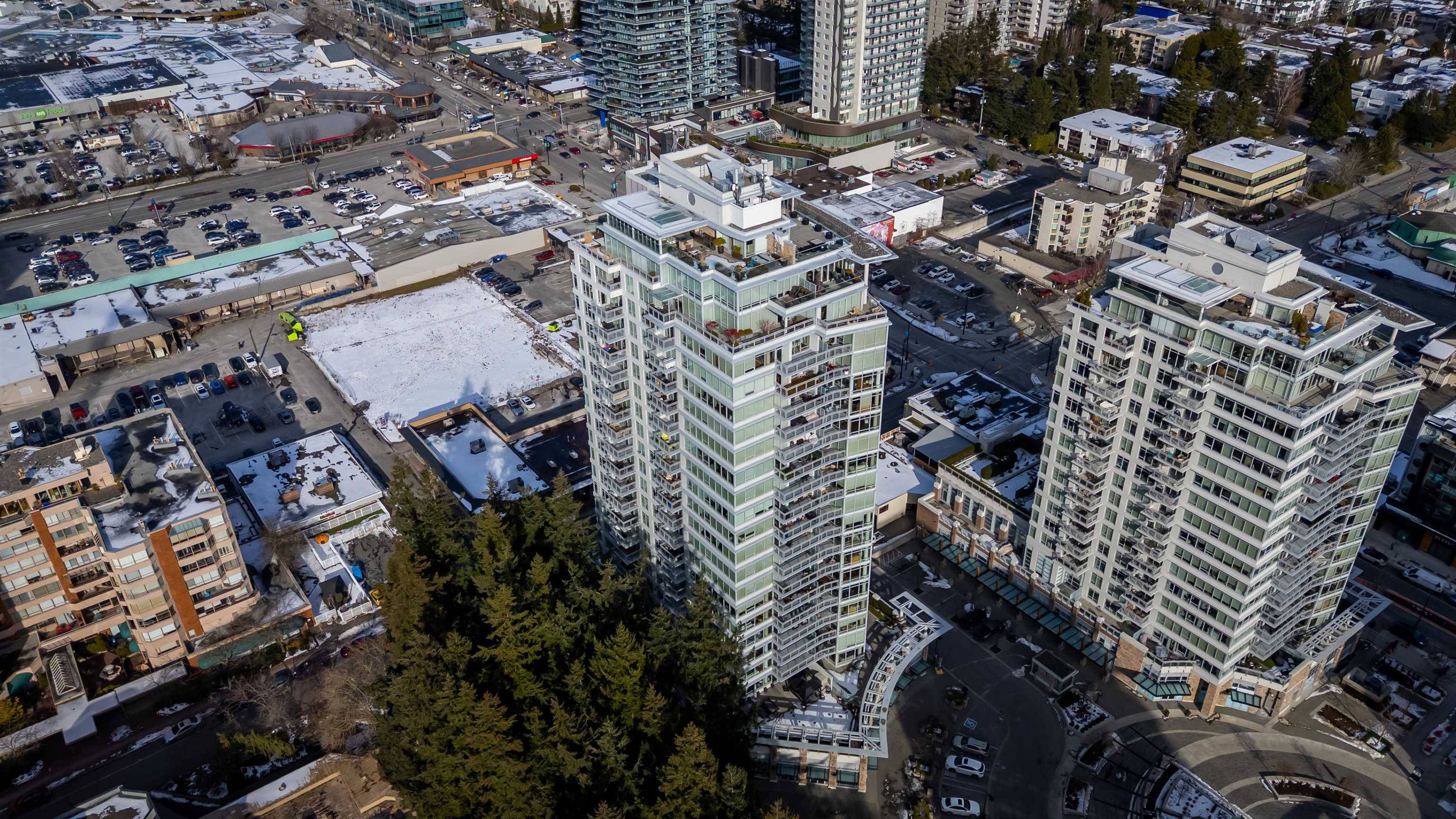 White Rock, BC V4B 0A3,15152 Russell AVE #204