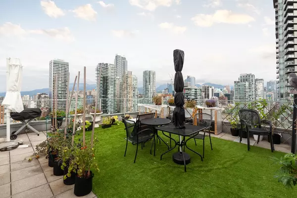 Vancouver, BC V6Z 3G2,550 Pacific ST #2703