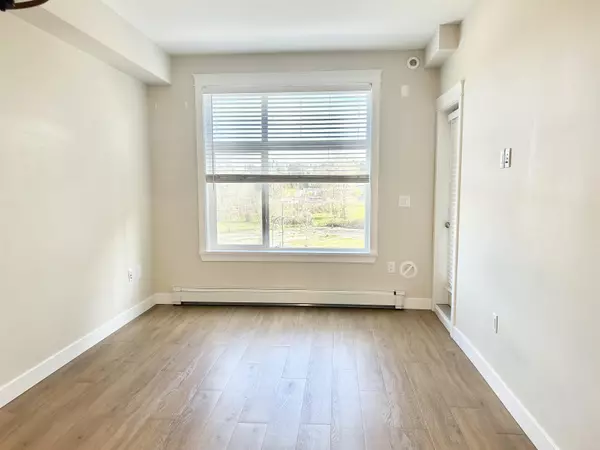 Surrey, BC V3T 0R7,11077 Ravine RD #528