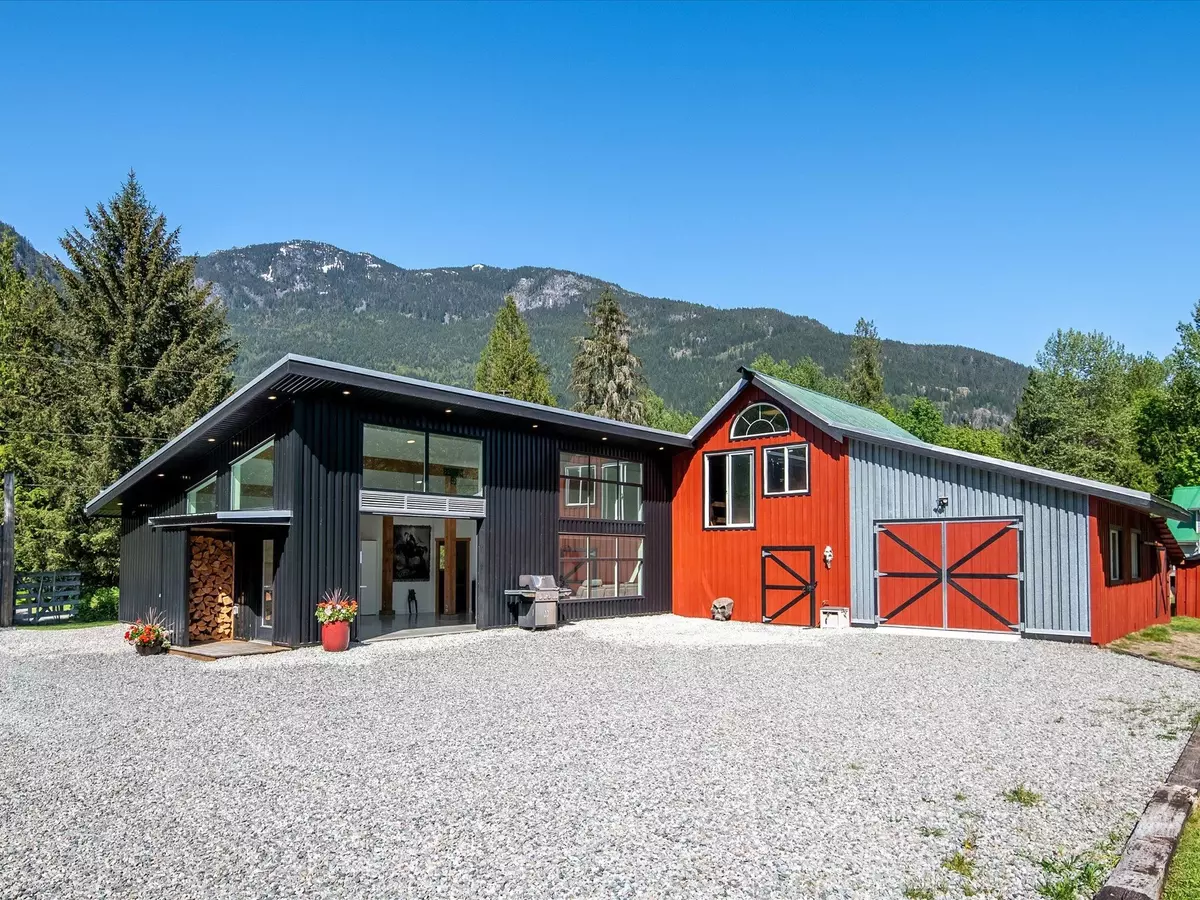 Squamish, BC V0N 1T0,540 Doghaven LN