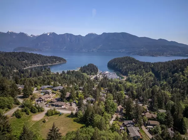 Bowen Island, BC V0N 1G2,576 Cates Hill RD