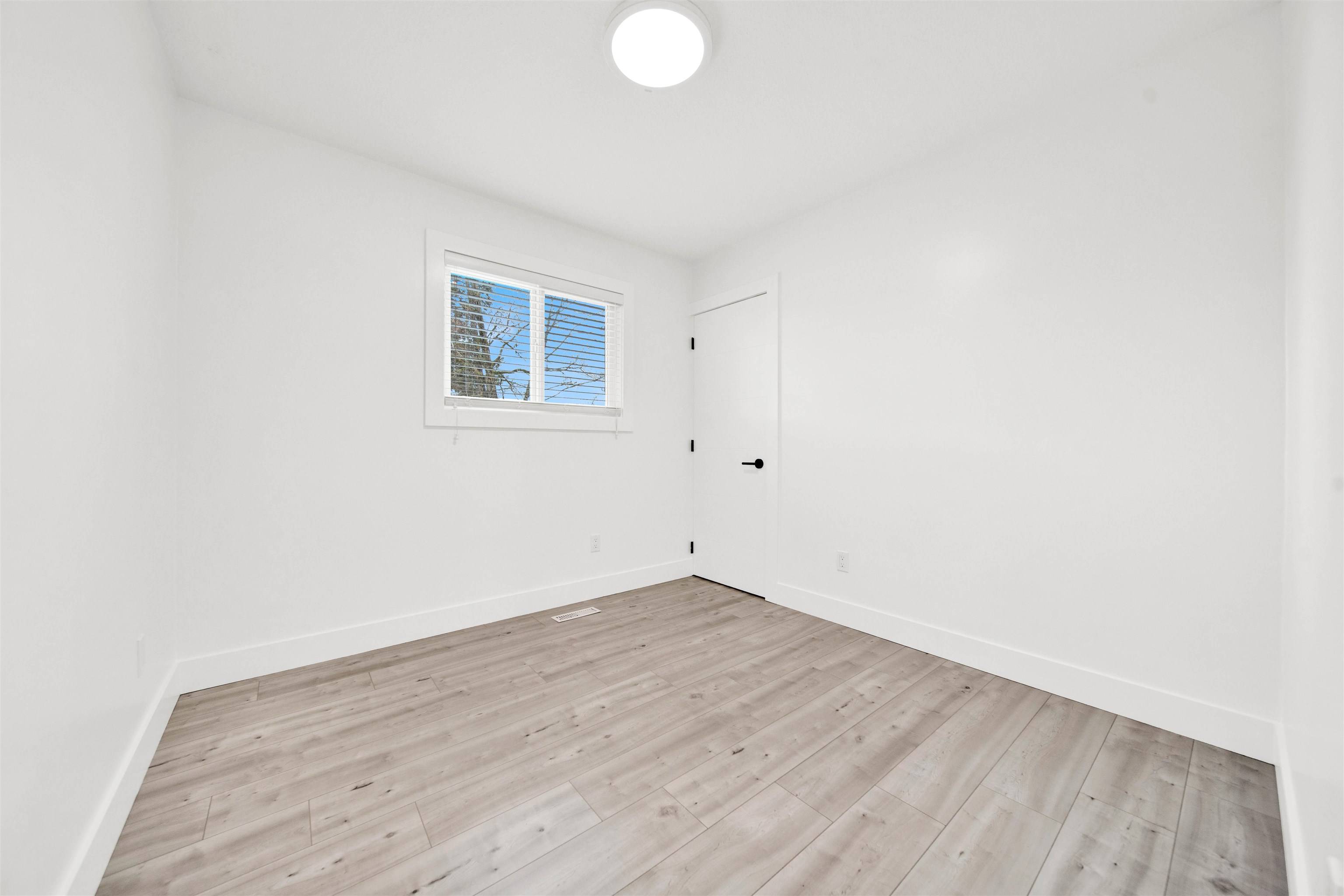 Surrey, BC V3W 7J9,7909 126a ST