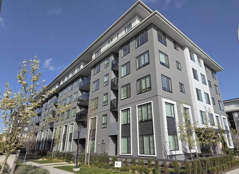 15825 85 AVE #222, Surrey, BC V4N 6W9