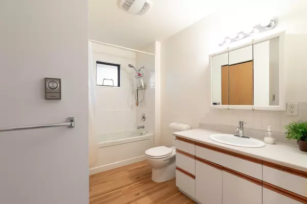 350 Oak AVE Keats Island, BC V0N 1V0