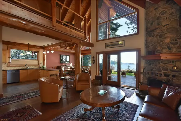 667 Franklin RD Gibsons, BC V0N 1V8