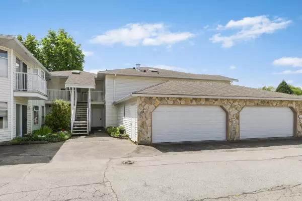 Surrey, BC V3W 0J6,7156 121 ST #228