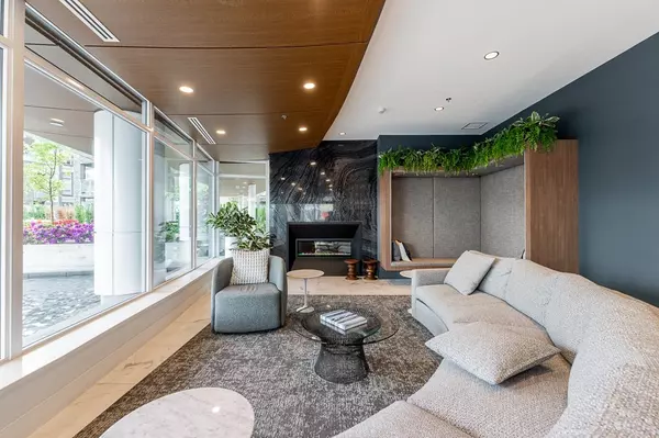 Burnaby, BC V3N 0J3,7683 Park CRES #1008