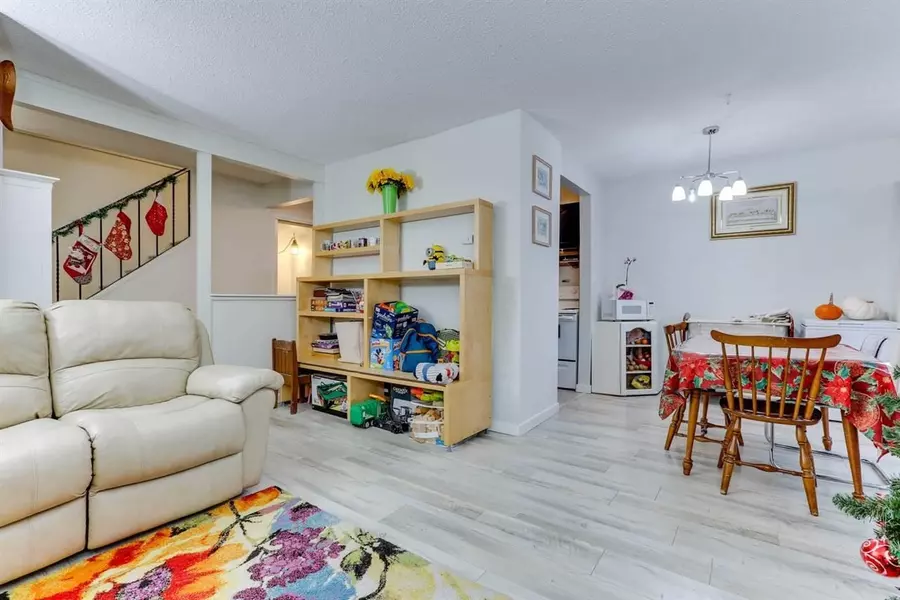 15265 105 AVE #77, Surrey, BC V3R 1S1