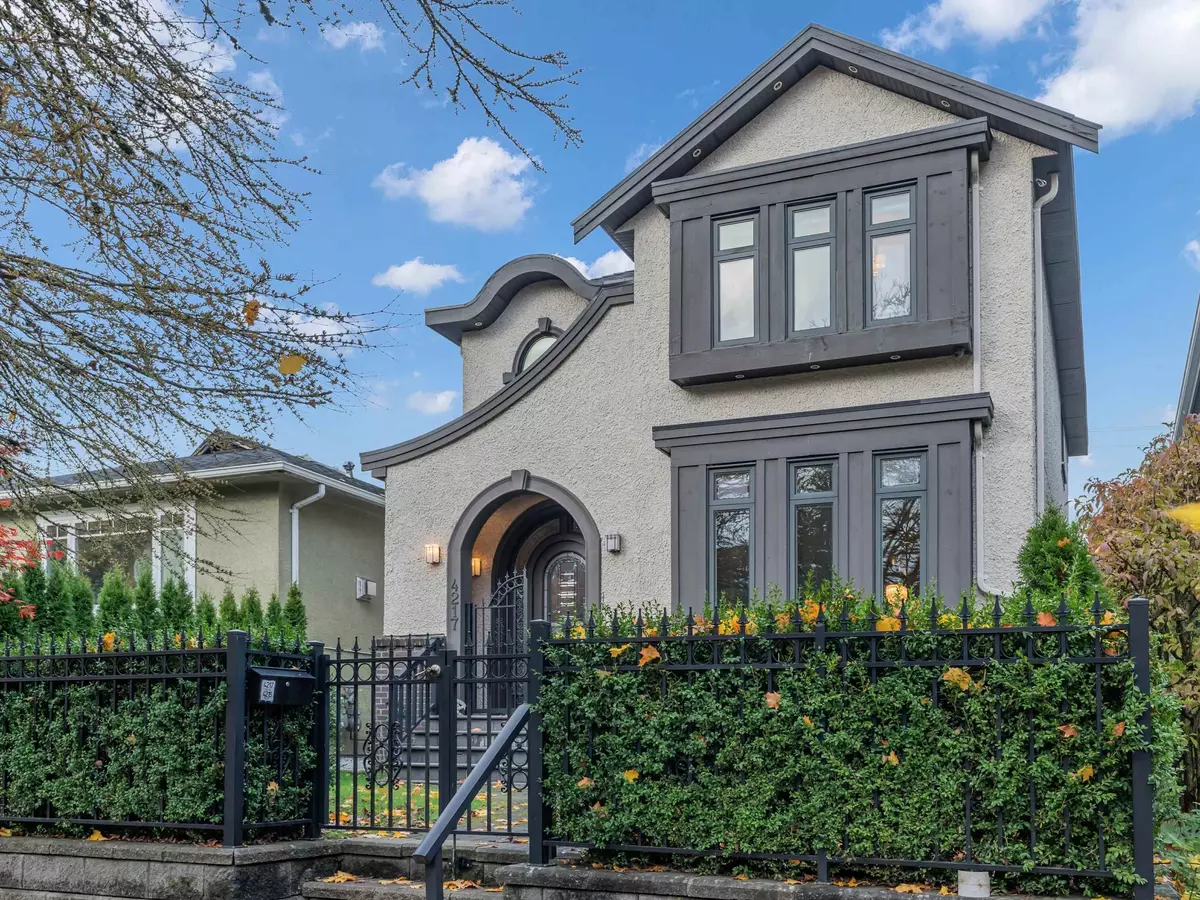 Vancouver, BC V6R 3E5,4217 W 16th AVE