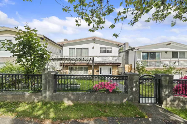 5267 Spencer ST, Vancouver, BC V5R 4A4
