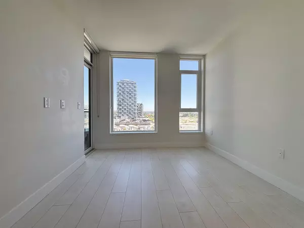 Vancouver, BC V5S 0E3,3438 Sawmill CRES #1001