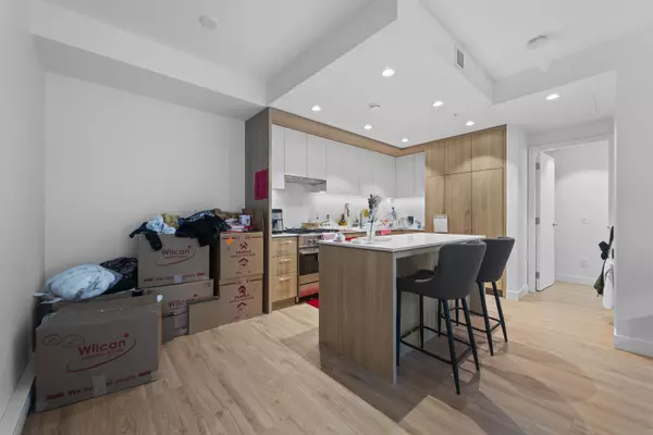 Burnaby, BC V5J 5C5,6085 Irmin ST #614