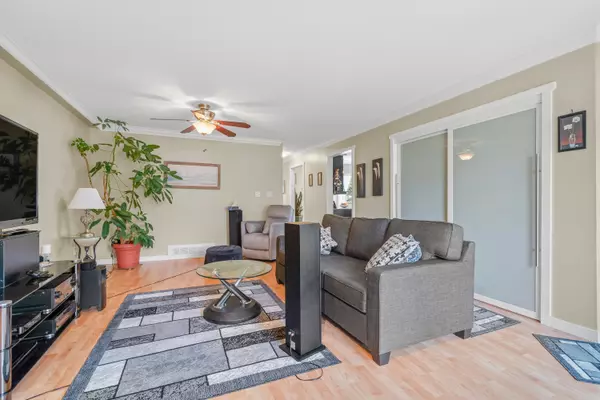 Surrey, BC V3V 7R5,9273 122nd ST #43