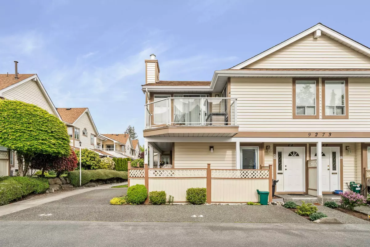 Surrey, BC V3V 7R5,9273 122nd ST #43