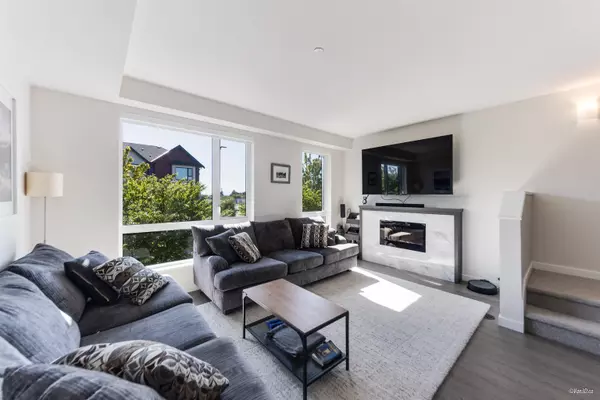 Tsawwassen, BC V4M 0E3,4738 Hemlock WAY #221
