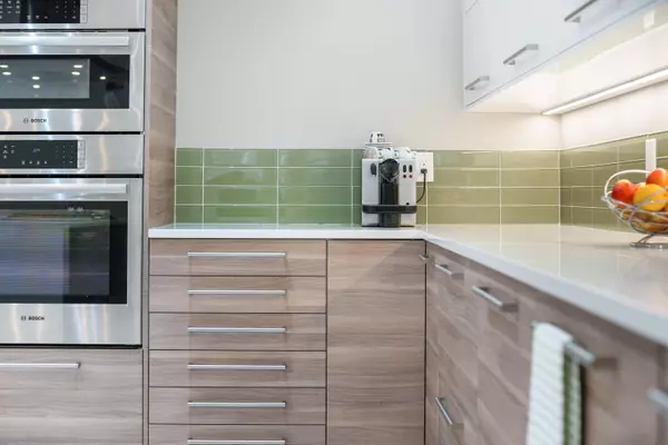 West Vancouver, BC V7V 2N6,4001 Rose CRES