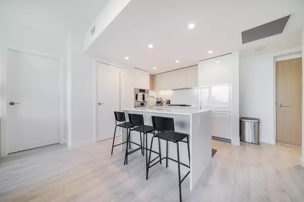 Burnaby, BC V5C 0M6,2085 Skyline CT #305