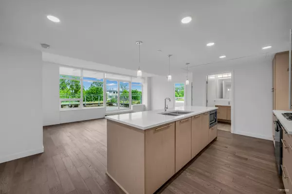 Vancouver, BC V5Z 0H7,5077 Cambie ST #303