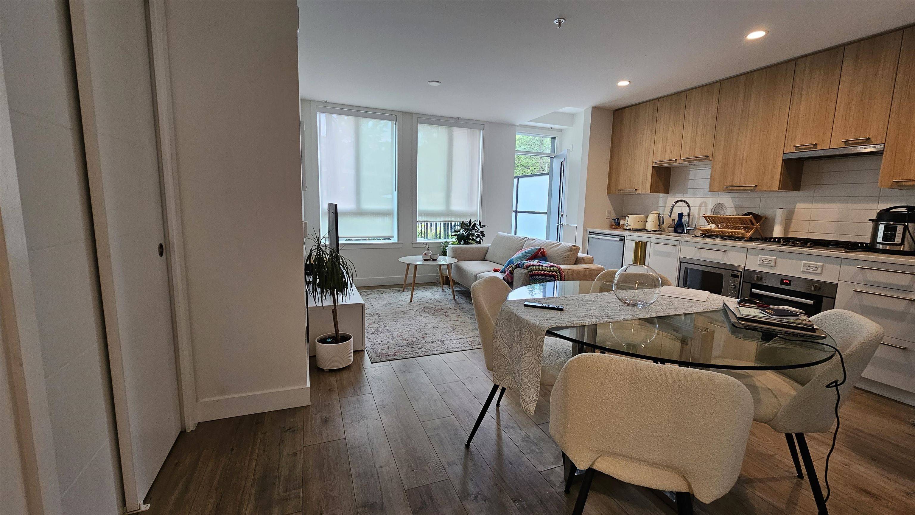 North Vancouver, BC V2P 1Y2,2035 Glenaire DR #122