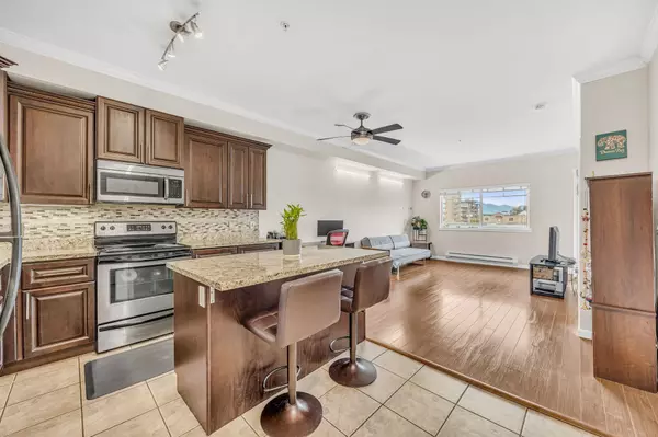 Maple Ridge, BC V2X 2X6,22363 Selkirk AVE #306