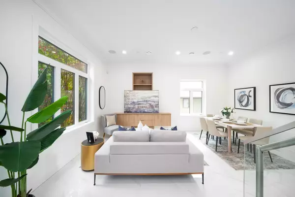 Vancouver, BC V6P 2K9,550 W 64th AVE