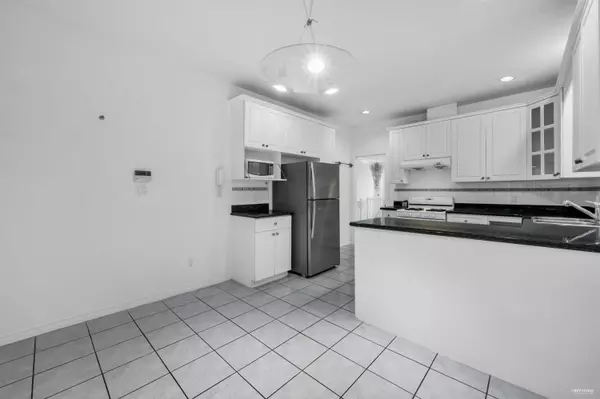 Vancouver, BC V5K 3H9,3190 Grant ST