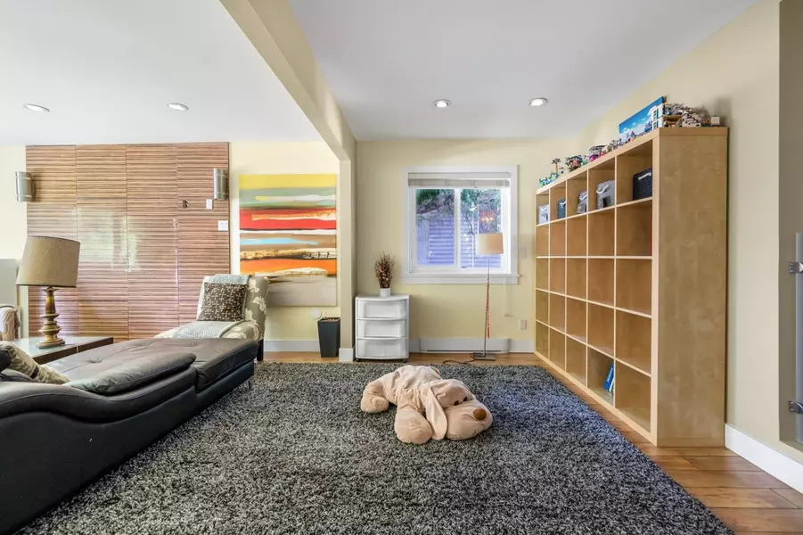 7814 Rosewood ST, Burnaby, BC V5E 2H1