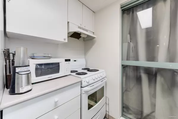Vancouver, BC V6Z 2S8,1188 Howe ST #1902
