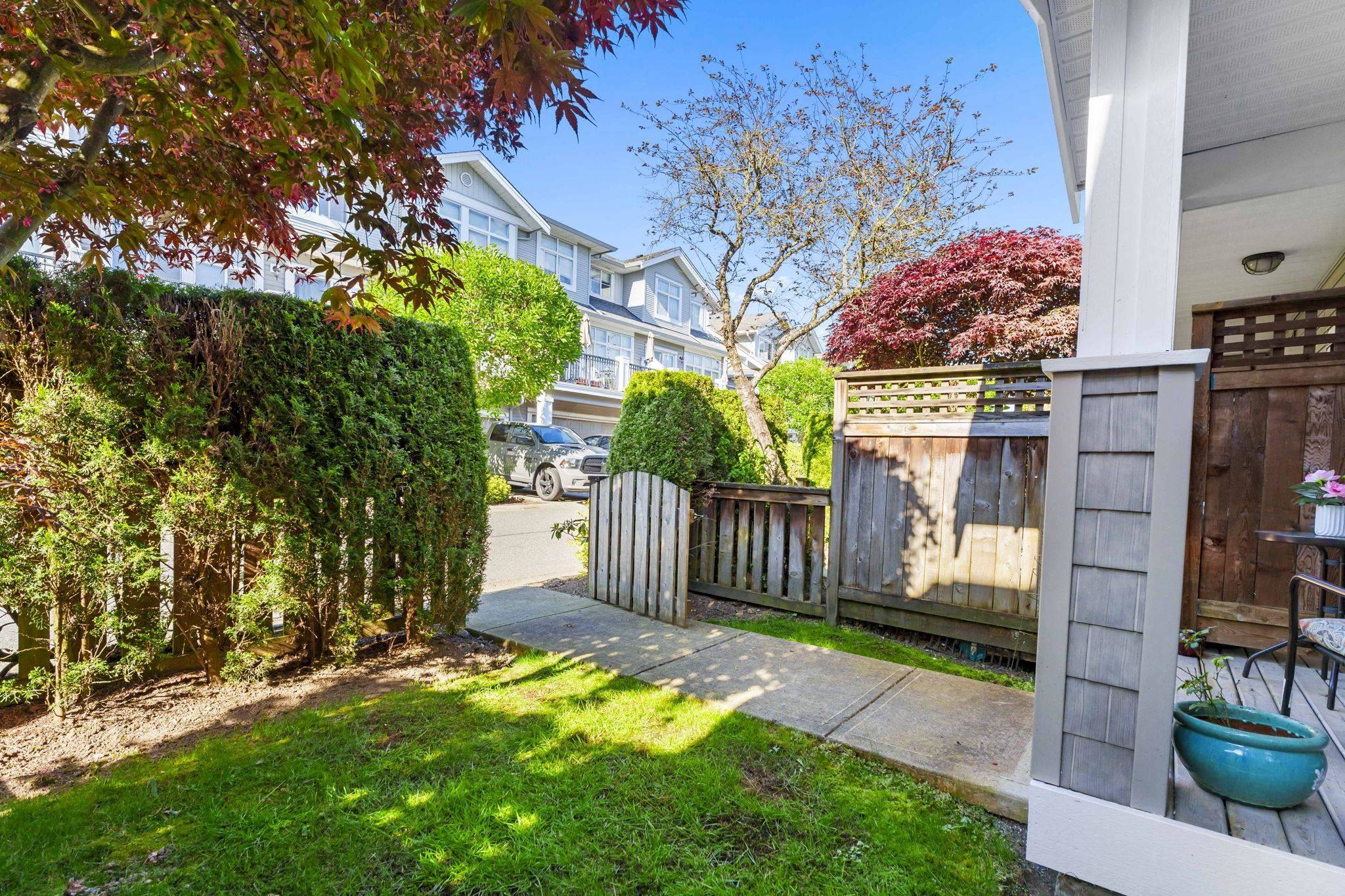 Langley, BC V2Y 3C1,20449 66 AVE #104