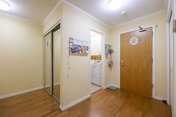Surrey, BC V4A 8Y6,15300 17 AVE #110