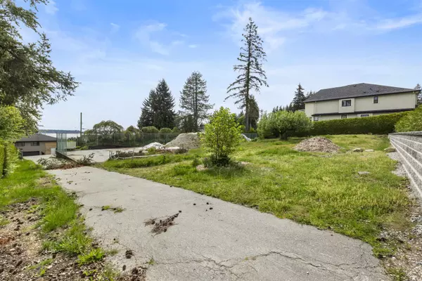 Surrey, BC V3X 3C1,12793 54 AVE