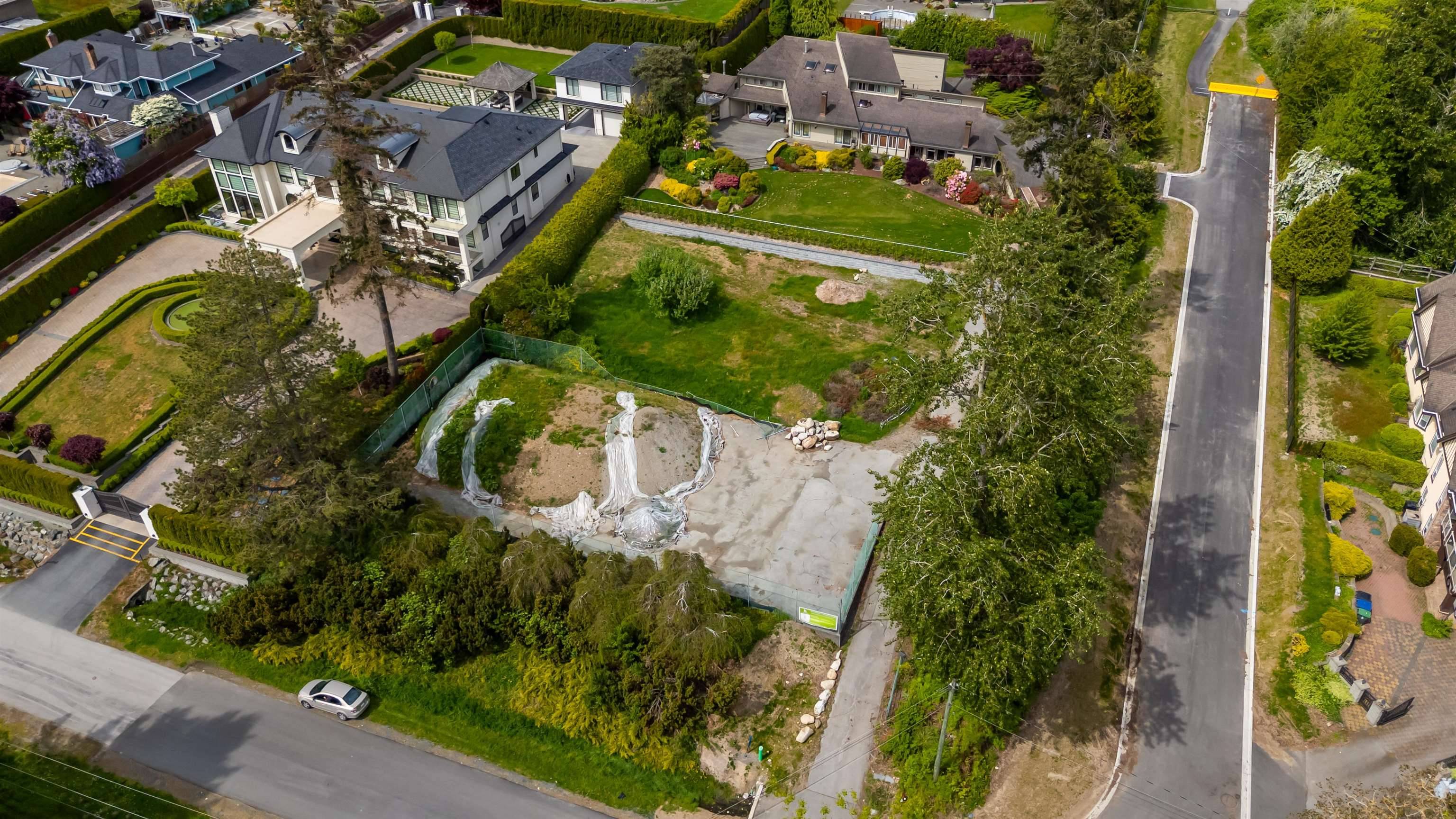 12793 54 AVE Surrey, BC V3X 3C1