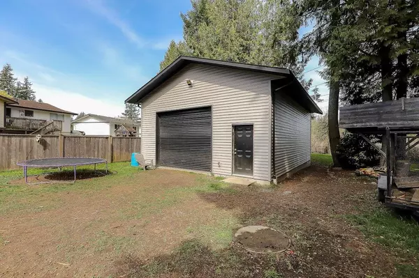 Langley, BC V3A 6P6,20313 44 AVE