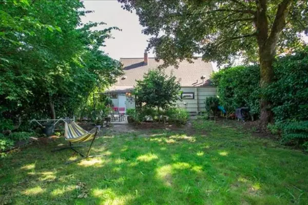 Coquitlam, BC V3K 1S4,949 Harris AVE