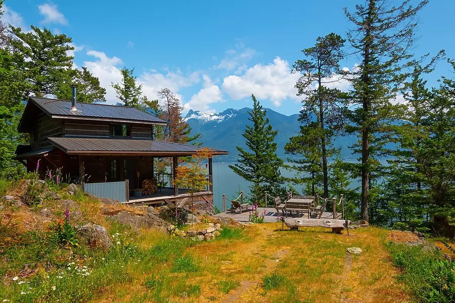 970 Mount Artaban RD, Gambier Island, BC V0N 1V0