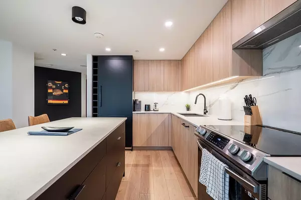 Vancouver, BC V6Z 2S3,1050 Burrard ST #1201