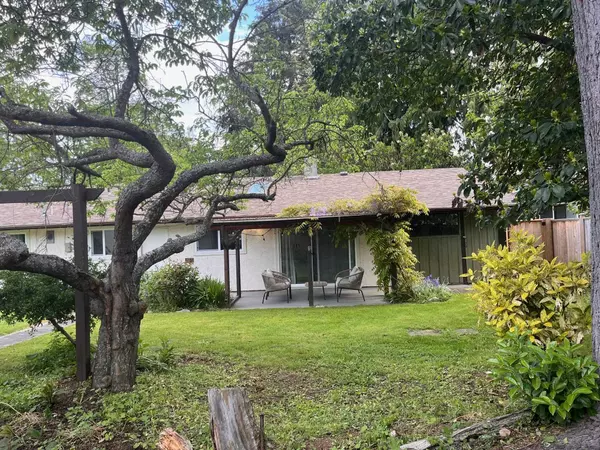 Sechelt, BC V0N 3A0,5683 Medusa ST