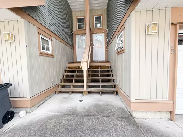 Surrey, BC V3W 1S1,7518 138 ST #25